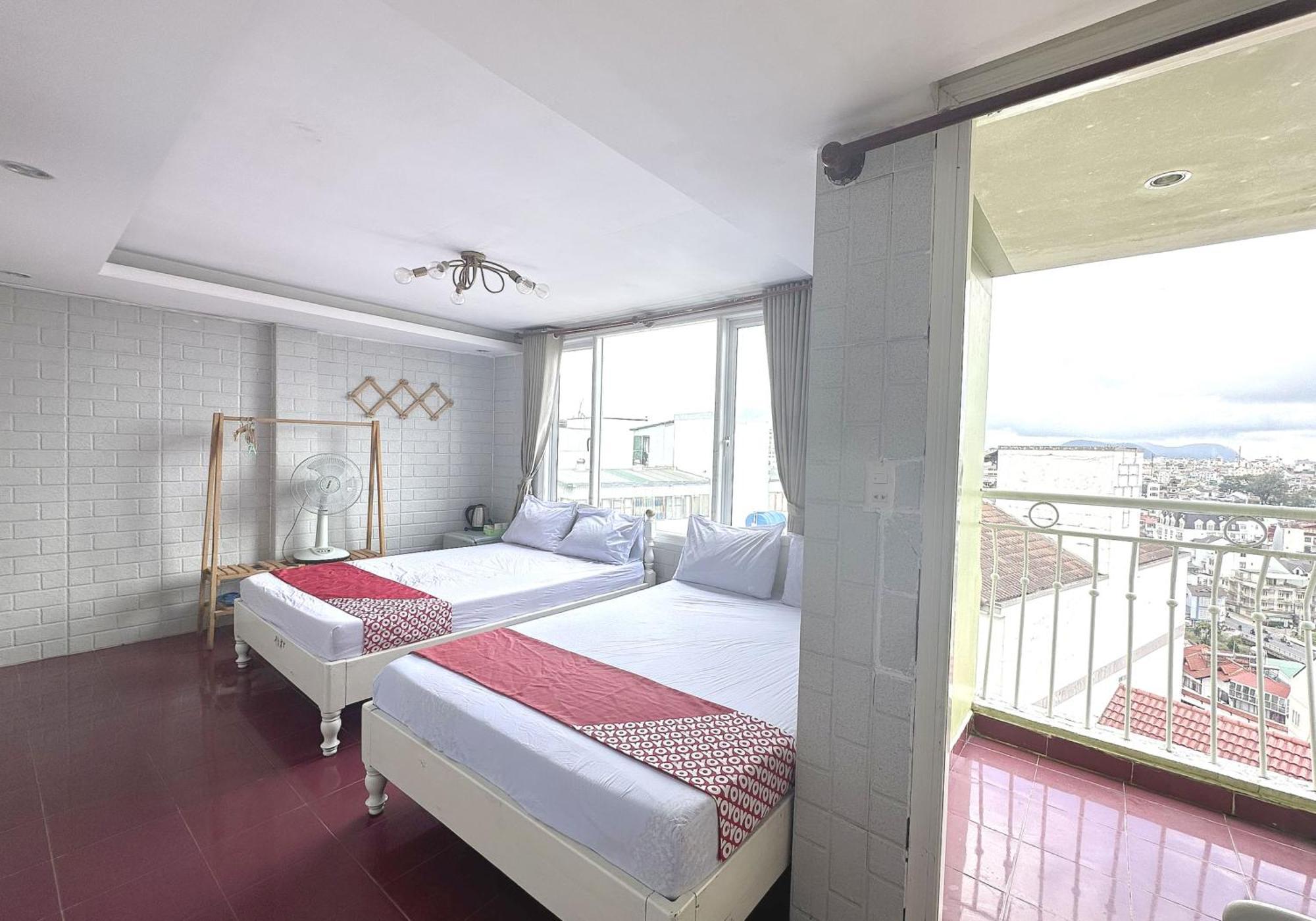 Oyo 1196 Le Vu Hotel ダラット エクステリア 写真