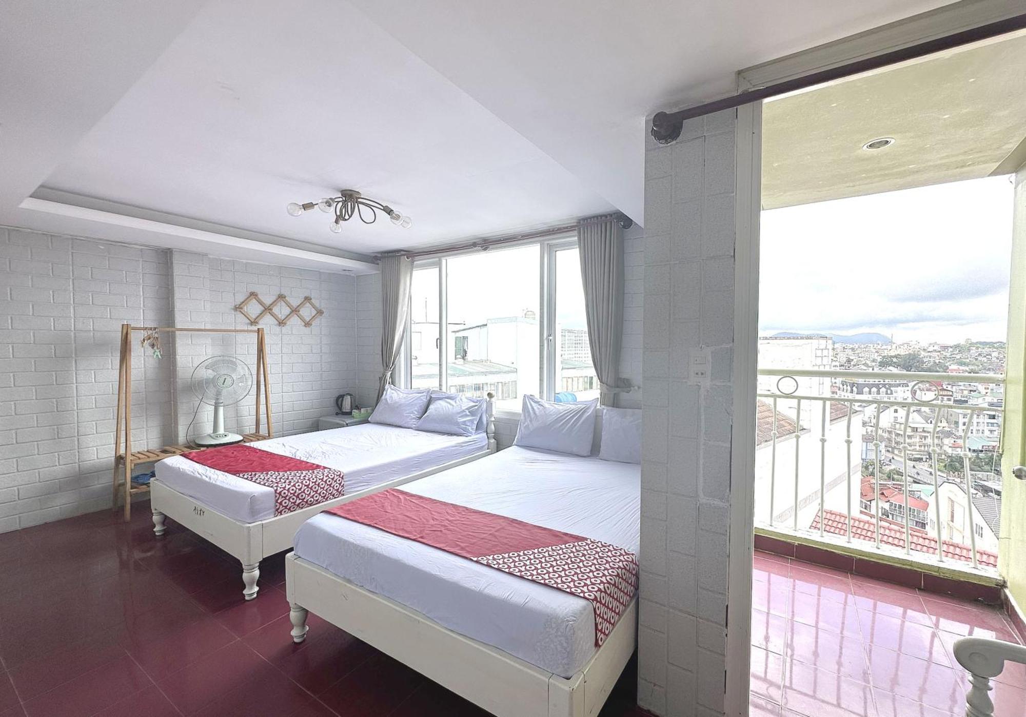 Oyo 1196 Le Vu Hotel ダラット エクステリア 写真