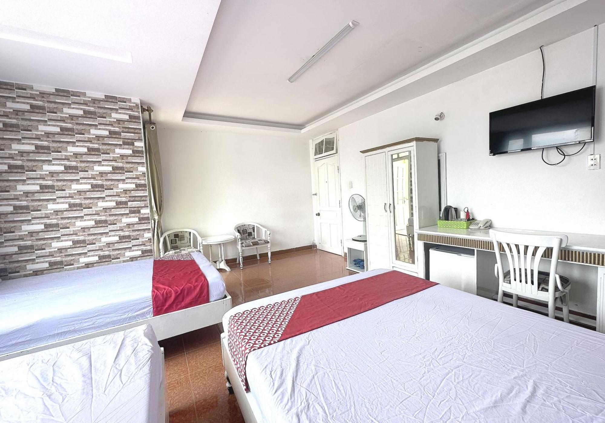 Oyo 1196 Le Vu Hotel ダラット エクステリア 写真