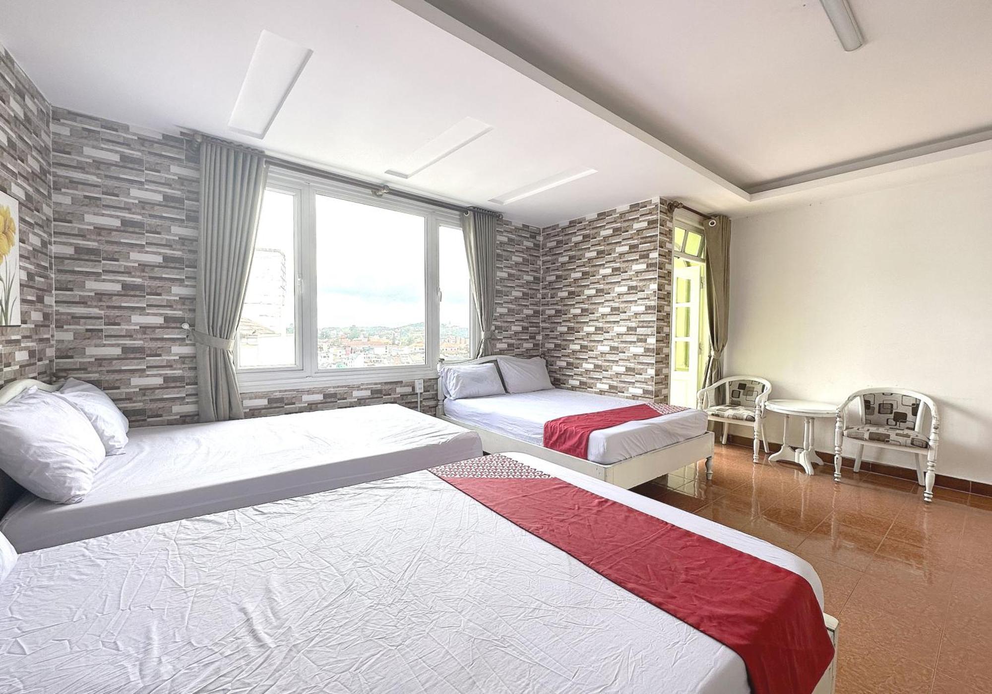 Oyo 1196 Le Vu Hotel ダラット エクステリア 写真