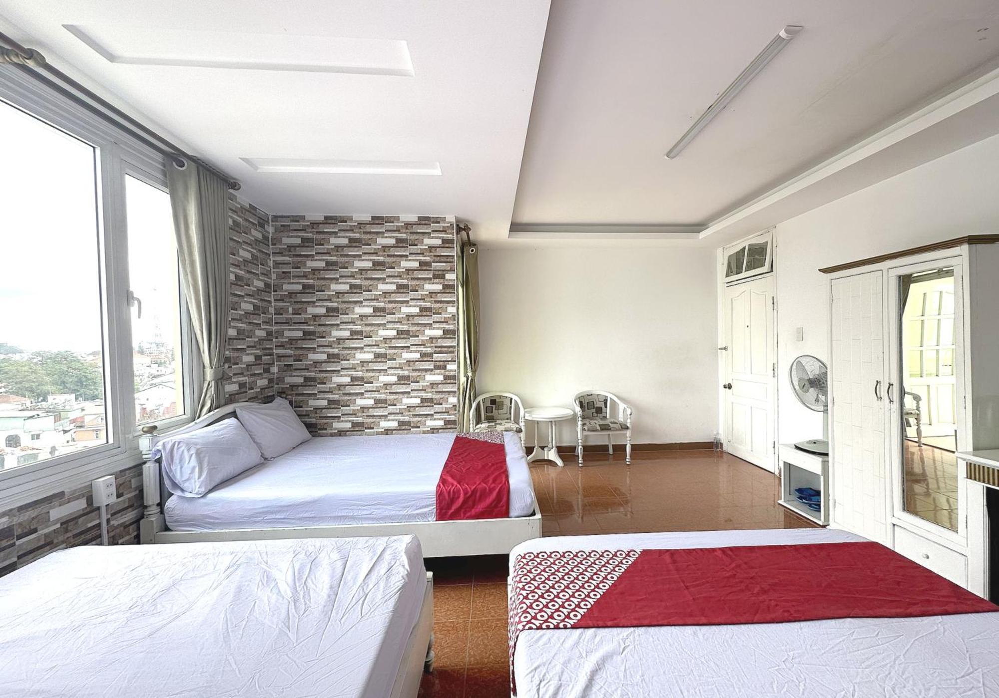 Oyo 1196 Le Vu Hotel ダラット エクステリア 写真