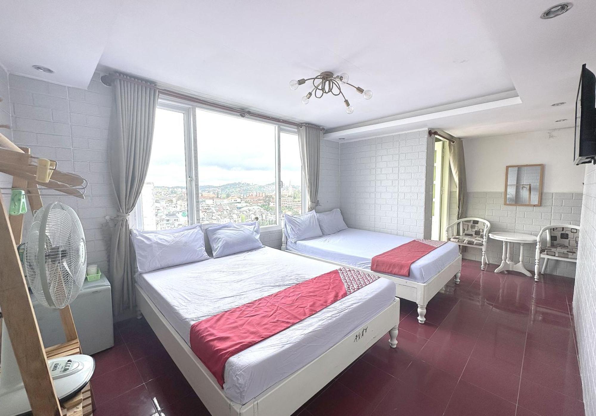 Oyo 1196 Le Vu Hotel ダラット エクステリア 写真