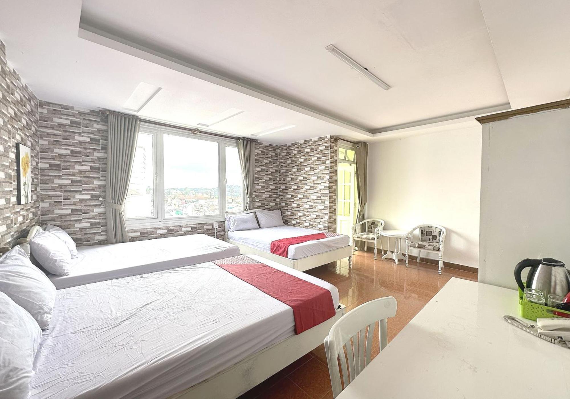 Oyo 1196 Le Vu Hotel ダラット エクステリア 写真