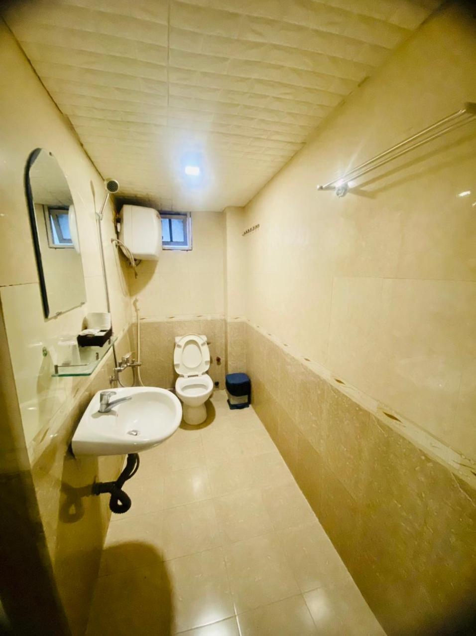 Oyo 1196 Le Vu Hotel ダラット エクステリア 写真