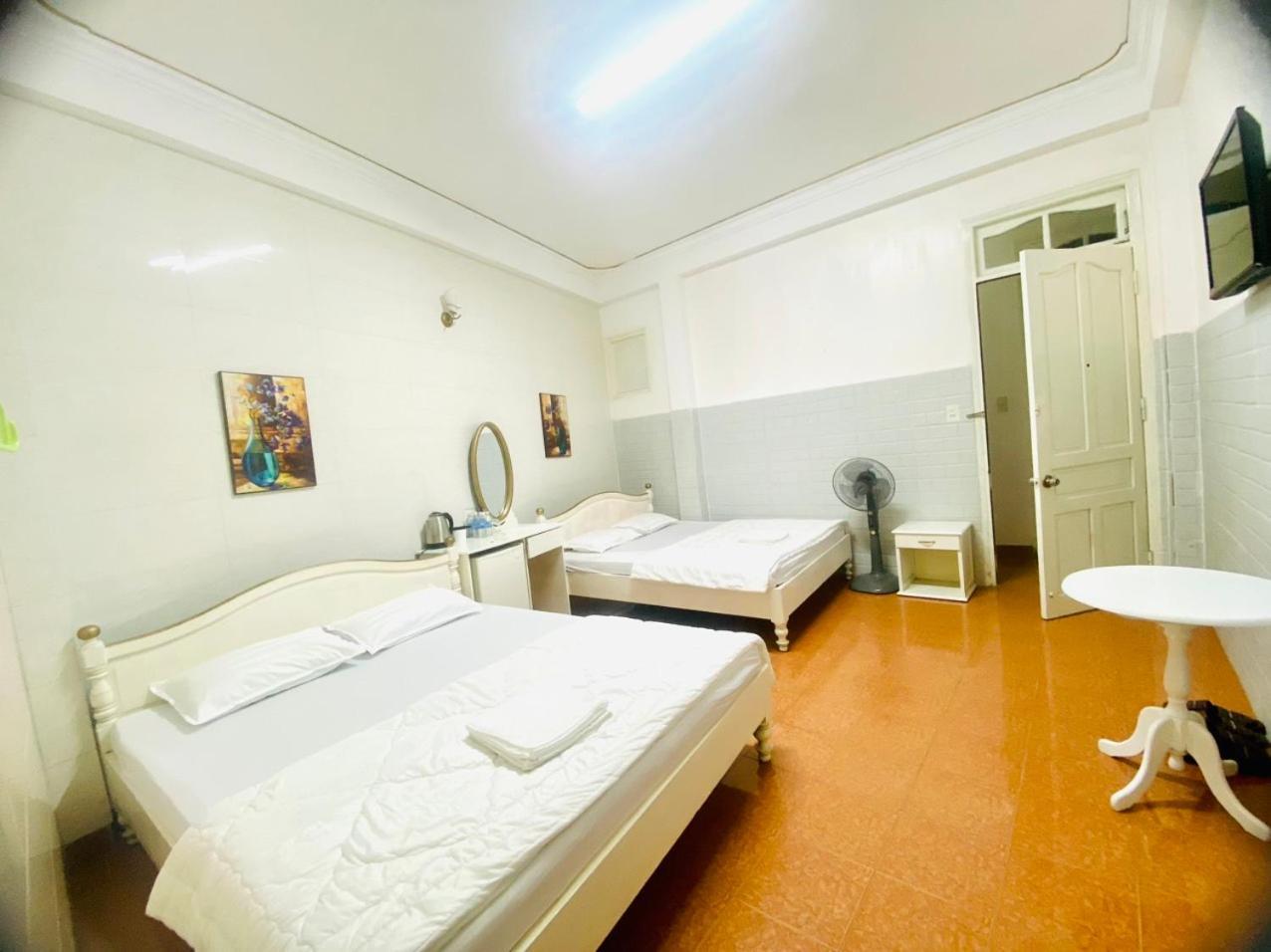 Oyo 1196 Le Vu Hotel ダラット エクステリア 写真
