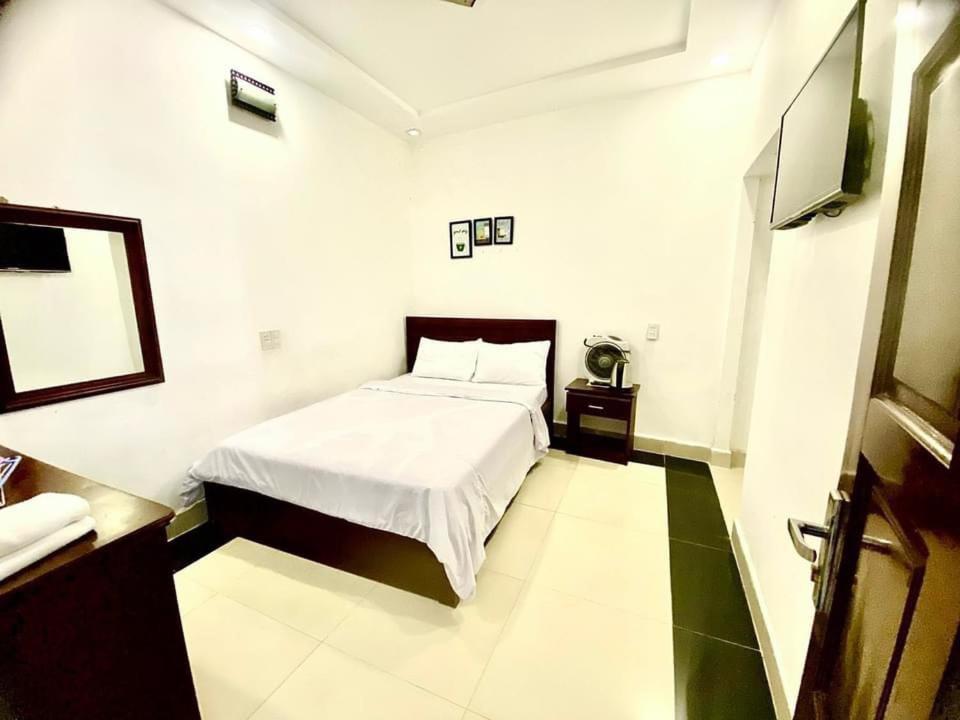 Oyo 1196 Le Vu Hotel ダラット エクステリア 写真