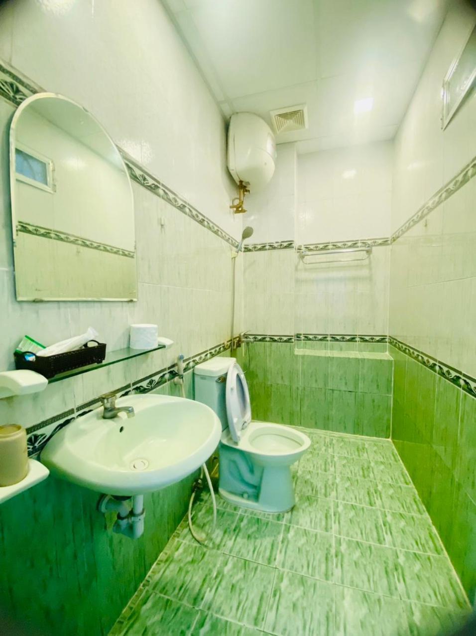 Oyo 1196 Le Vu Hotel ダラット エクステリア 写真
