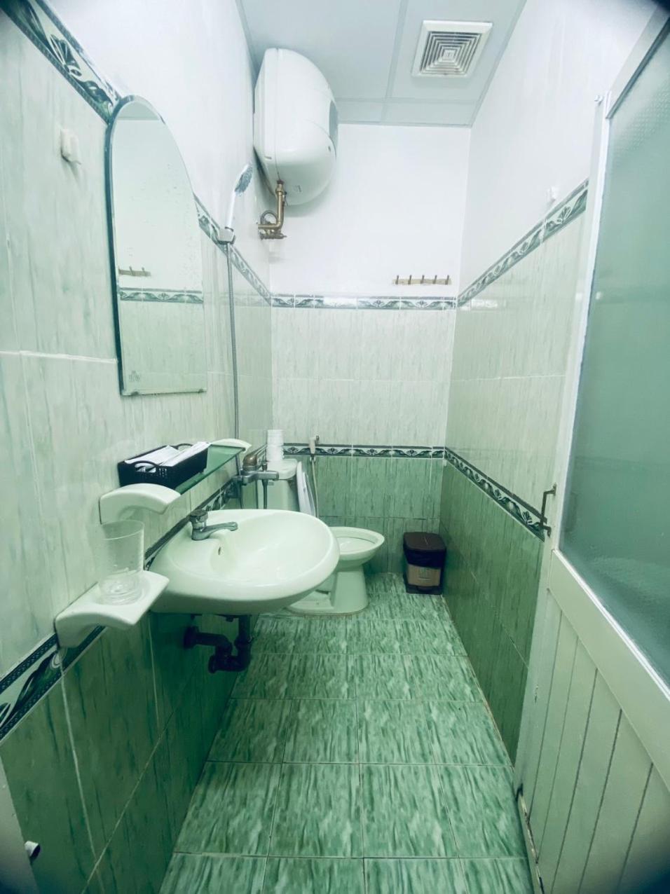 Oyo 1196 Le Vu Hotel ダラット エクステリア 写真