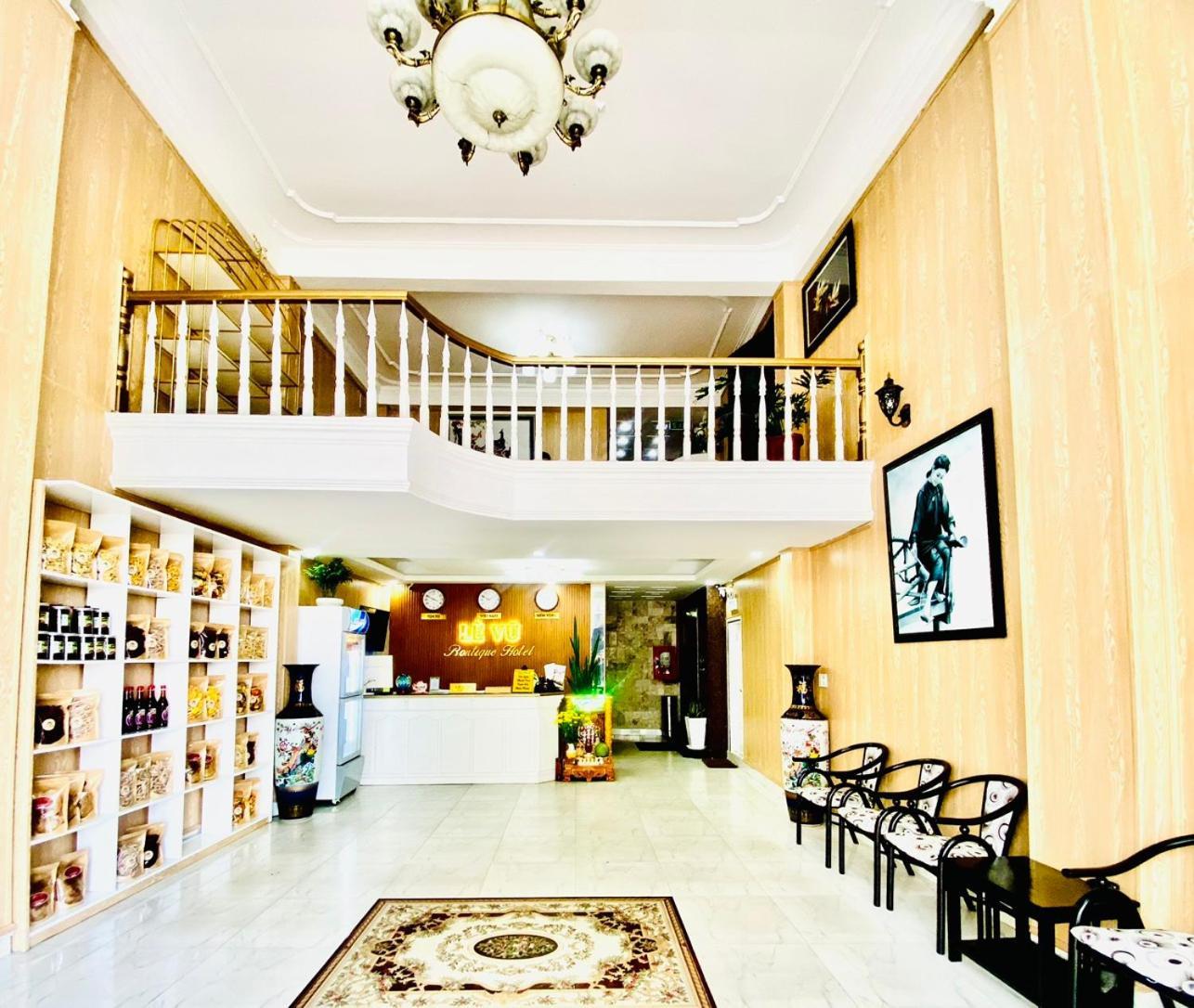 Oyo 1196 Le Vu Hotel ダラット エクステリア 写真