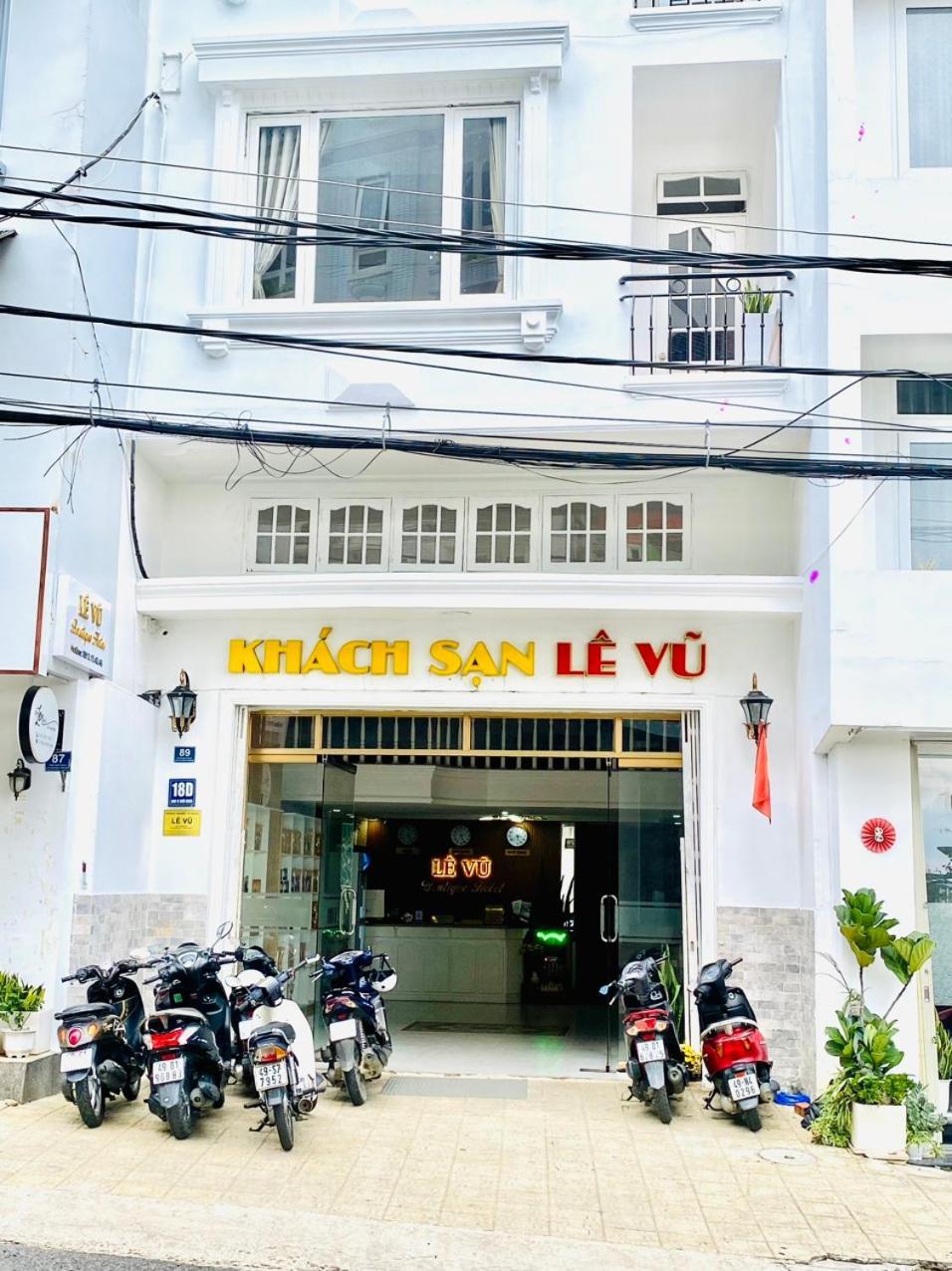 Oyo 1196 Le Vu Hotel ダラット エクステリア 写真