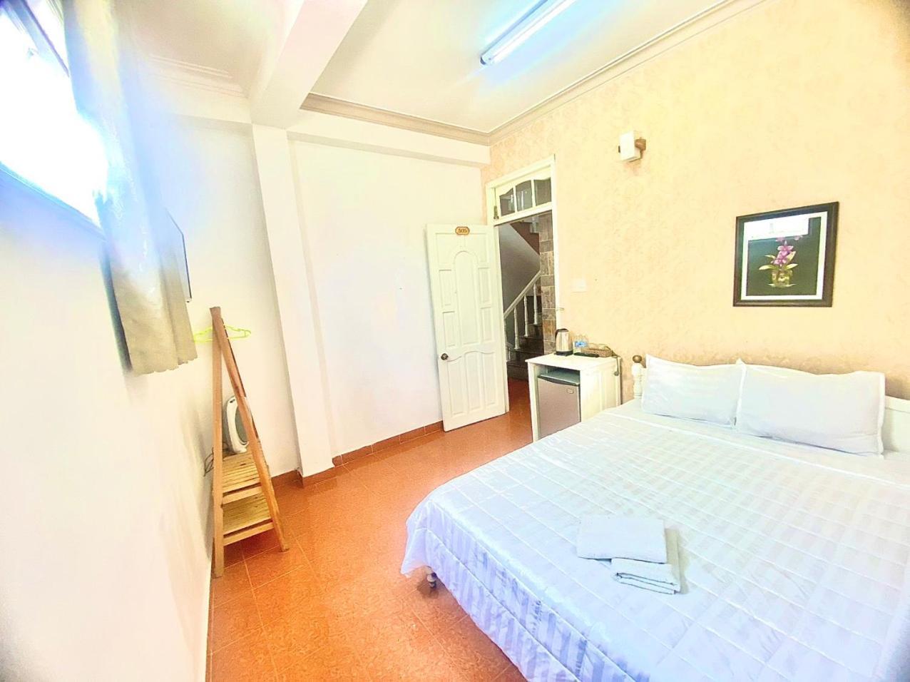 Oyo 1196 Le Vu Hotel ダラット エクステリア 写真
